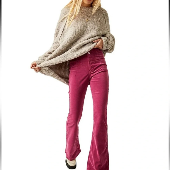 We The Free Denim - Free People
Jayde Cord Super High Rise Flared Jeans